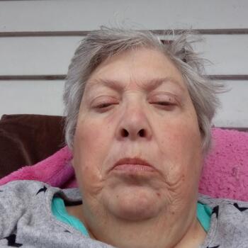 Babysitter Hamilton: Jo