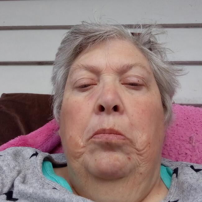 Babysitter in Hamilton: Jo