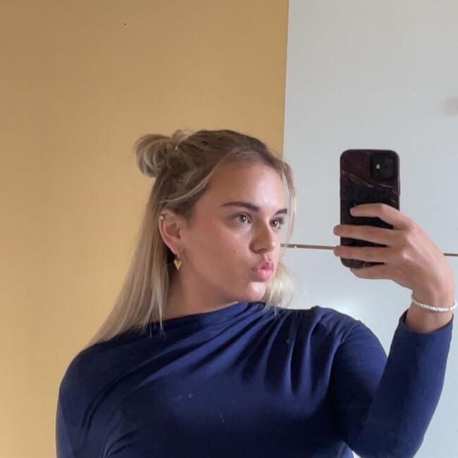 Babysitter in Kinrooi: Luna