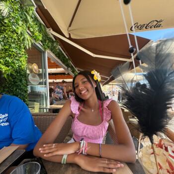 Babysitter in Évry: Louna