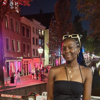 Baby-sitter Survilliers: Ashley