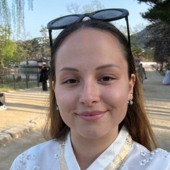 Babysitter in Seoul: Noemi