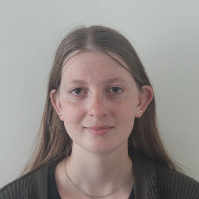 Babysitter in Fareham: Ella