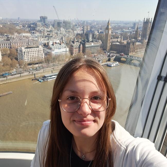 Babysitter in Évin-Malmaison: Amandine