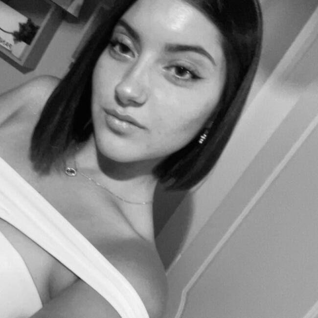 Babysitter in Petroúpolis: Ελενη