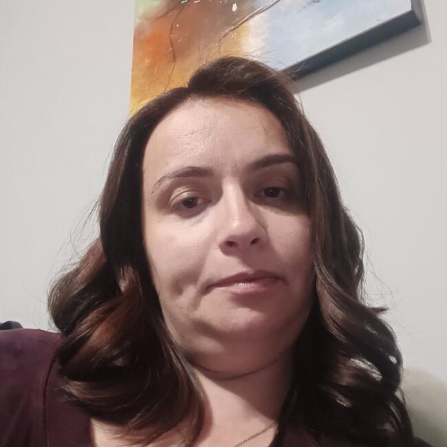 Babysitter in Paianía: Μanjola