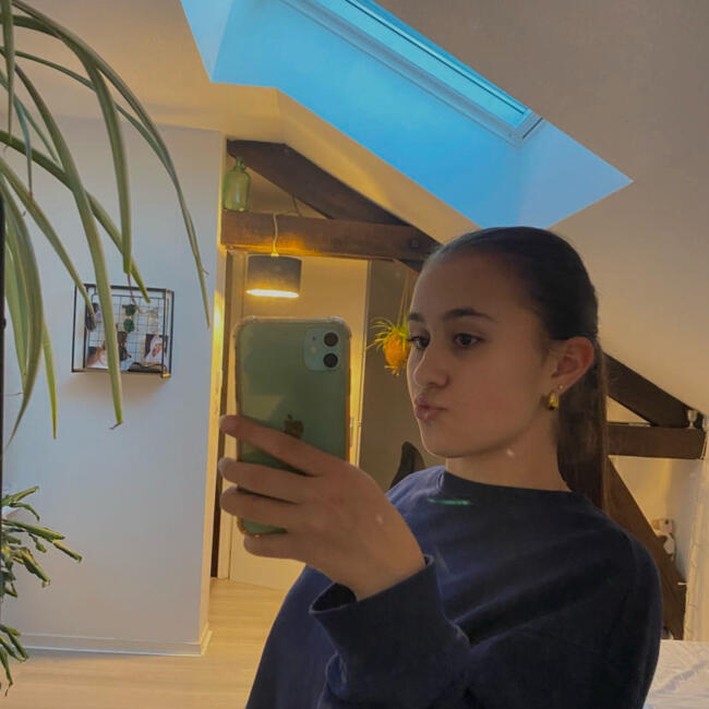 Babysitter in Saint-Sébastien-sur-Loire: Elisa