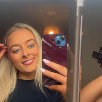 Babysitter in Galway: Laura