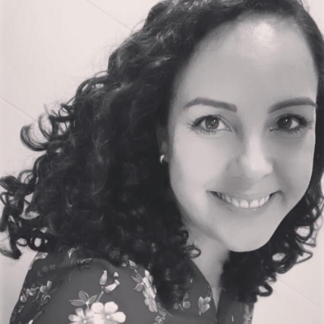 Babysitter in Ville-la-Grand: Camila