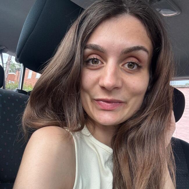 Babysitter in Bracknell: Olivia