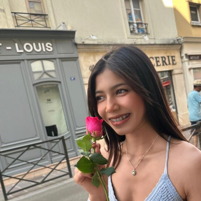 Babysitter in Poissy: Irine