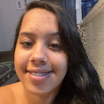 Emprego de babá em Cubatão: emprego de babá Maryana