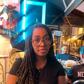 Babysitter in Montreuil: Myriam