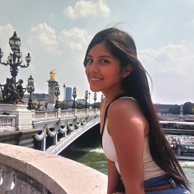 Babysitter in Paris: Karlybeth