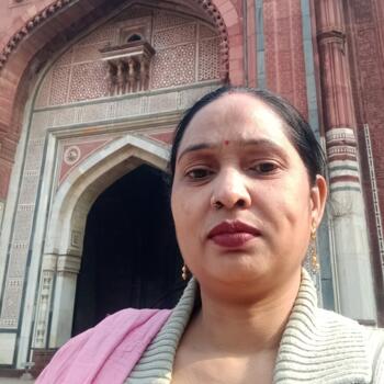Babysitter New Delhi: Seema