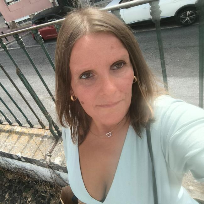 Babysitter in Oeiras: Tânia