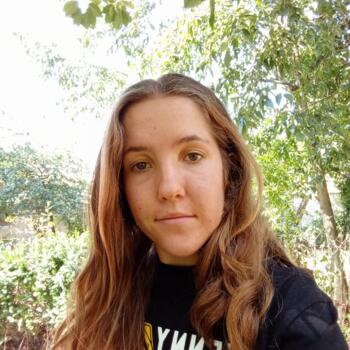 Babysitter in Cenon: Léna