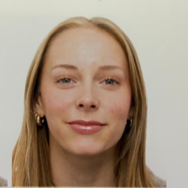 Babysitter in Zwijndrecht: Yana
