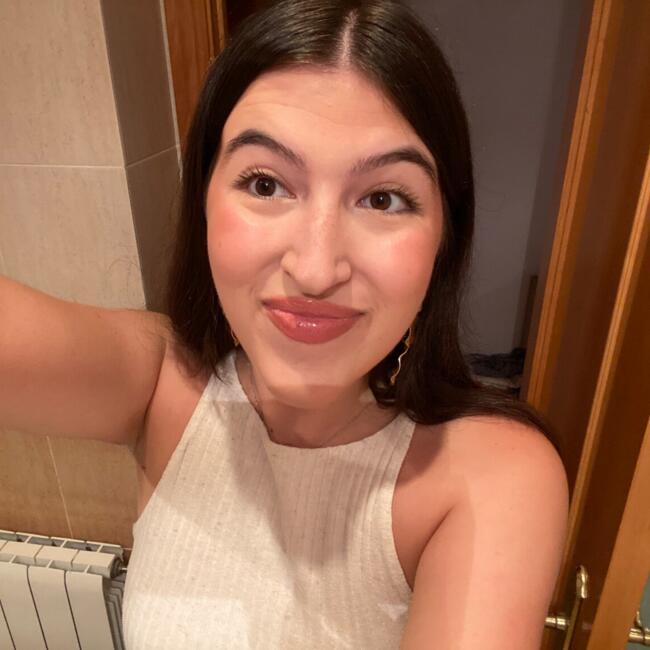Canguro en Elda: Laura