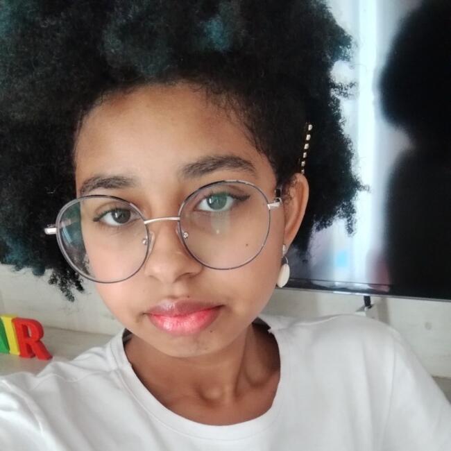 Babá em Votorantim: Larissa