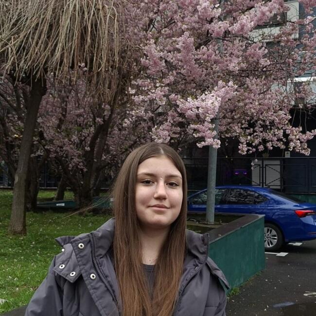 Bonă în Ciobanu: Gabriela Copilau