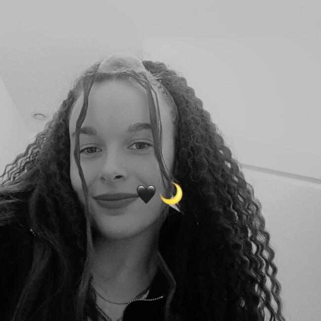 Babysitting job in Coussay-les-Bois: Amandine