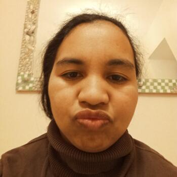 Babysitter in Paris: Charlotte