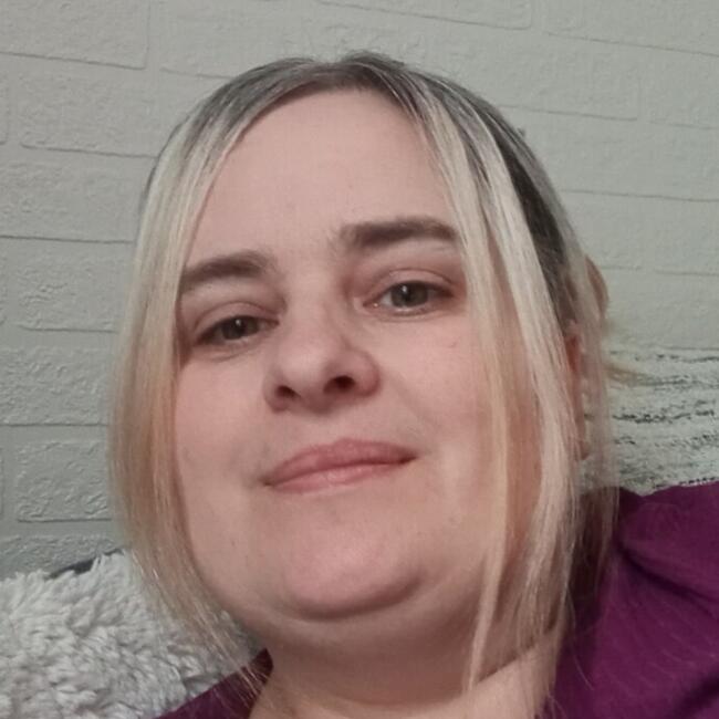 Babysitter in Gloucester: Haze