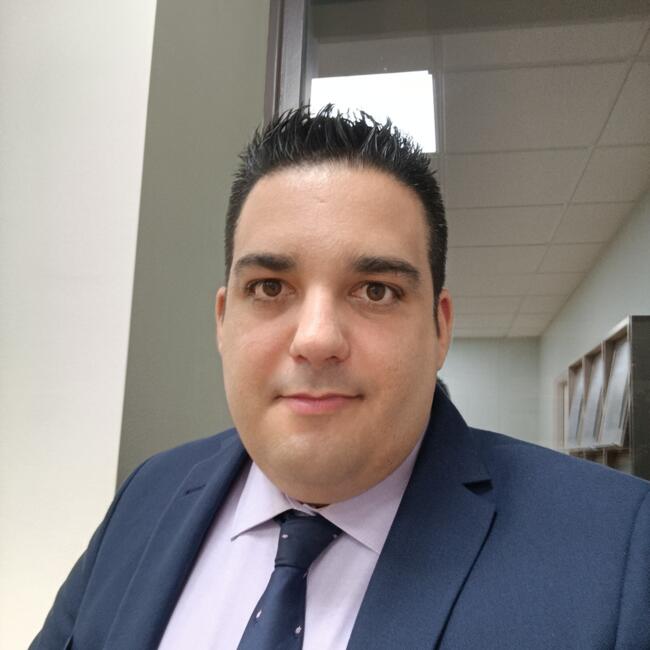 Babysitter in Athens: ΛΕΩΝΙΔΑΣ ΚΩΝΣΤΑΝΤΙΝΟΠΟΥΛΟΣ