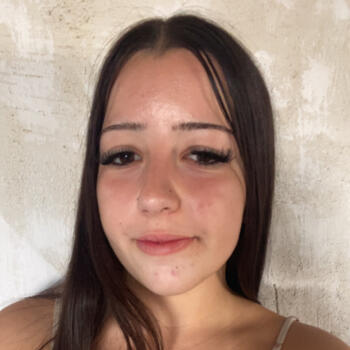 Babysitter in Saint-Loubès: Ainoa