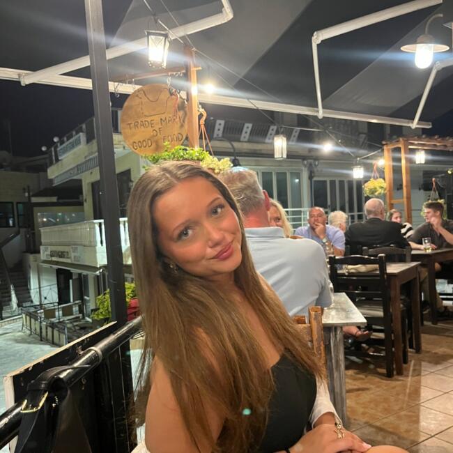 Babysitter in Brøndby: Freja