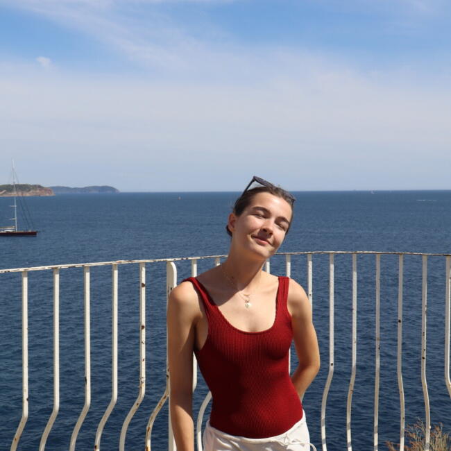 Babysitter in La Rochelle: Camille