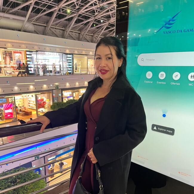 Babysitter in Sintra: Camila