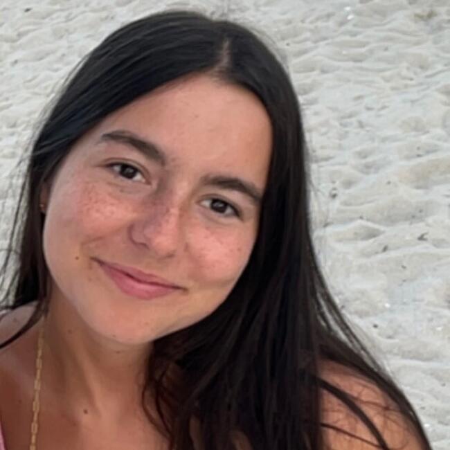 Babysitter in Pacé: Coline