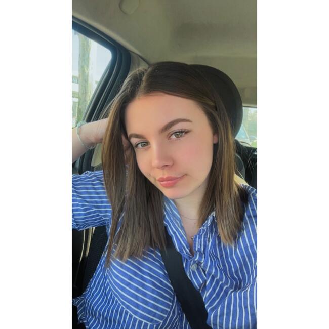 Babysitter in Le Passage: Laura