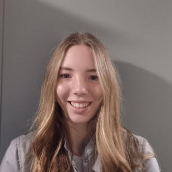 Babysitter in Dunedin: Lily