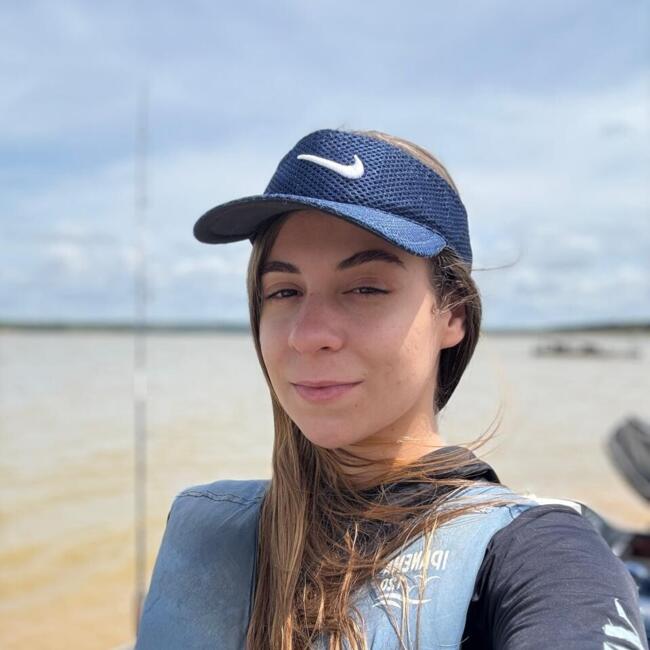 Babysitter in Igarapé: BRUNA