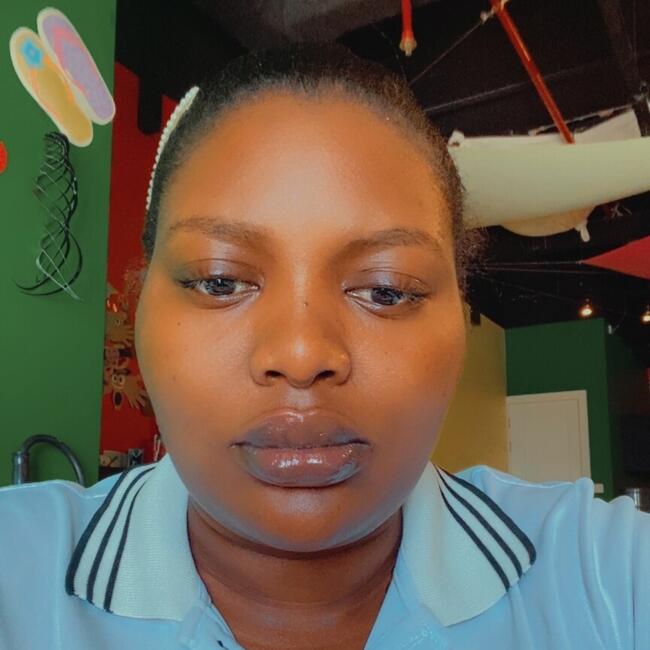 مربية أطفال في أبوظبي: Yvonne