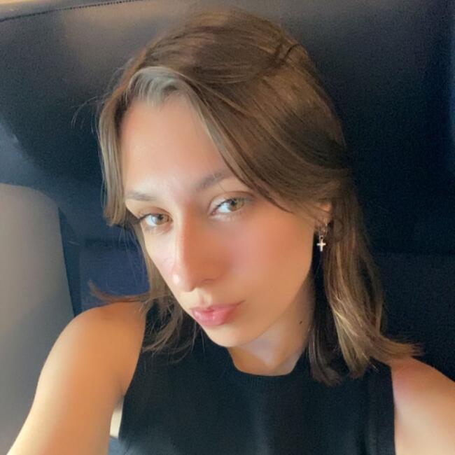 Babysitter in Étiolles: Violette