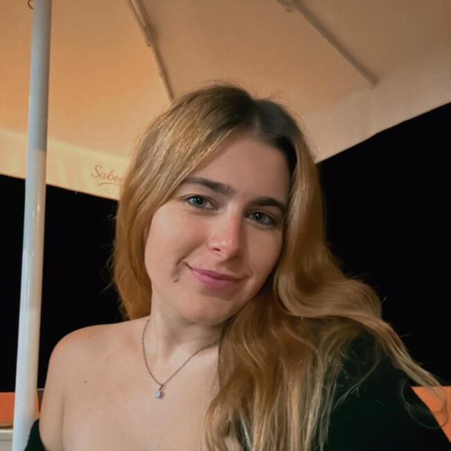 Babysitter in Portimão: Amy Luisa