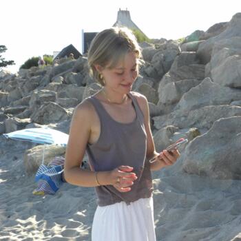 Babysitter in Sint-Gillis: Maud