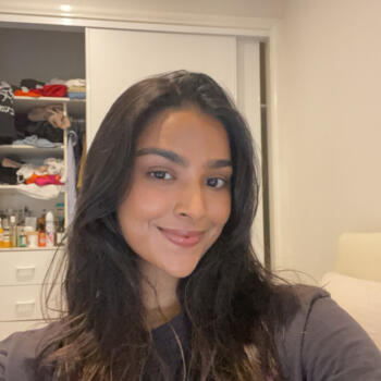 Babysitter Melbourne: Tharindya