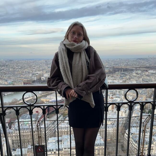 Babysitter in Talence: Clémence