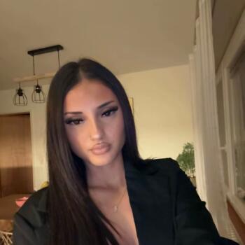 Baby-sitter in Guin: Cyrine