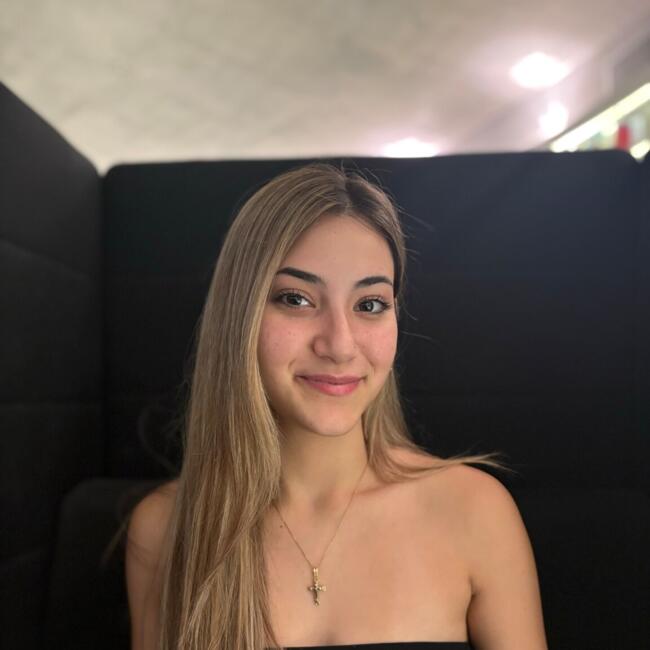 Babysitter in Ergátes: Eleni