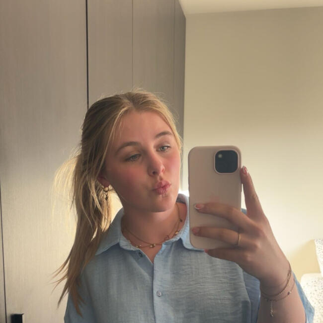 Babysitter in Ostend: Ayko