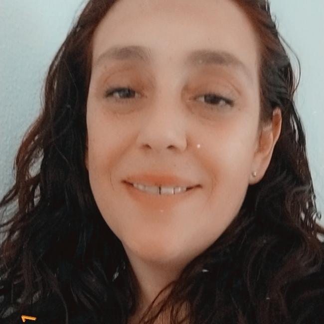 Babysitter em Porto: Flora