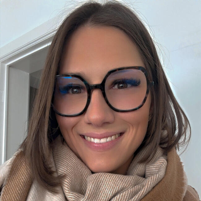 Babysitter Job in Courcelles: Lisa