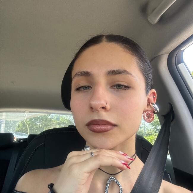 Babysitter in Orte: Yasmin Sima