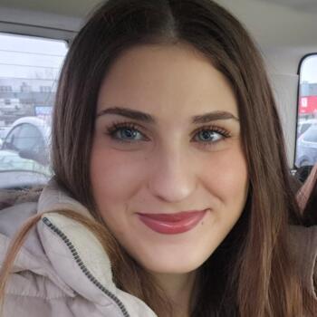 Babysitter in Bucharest: Adina